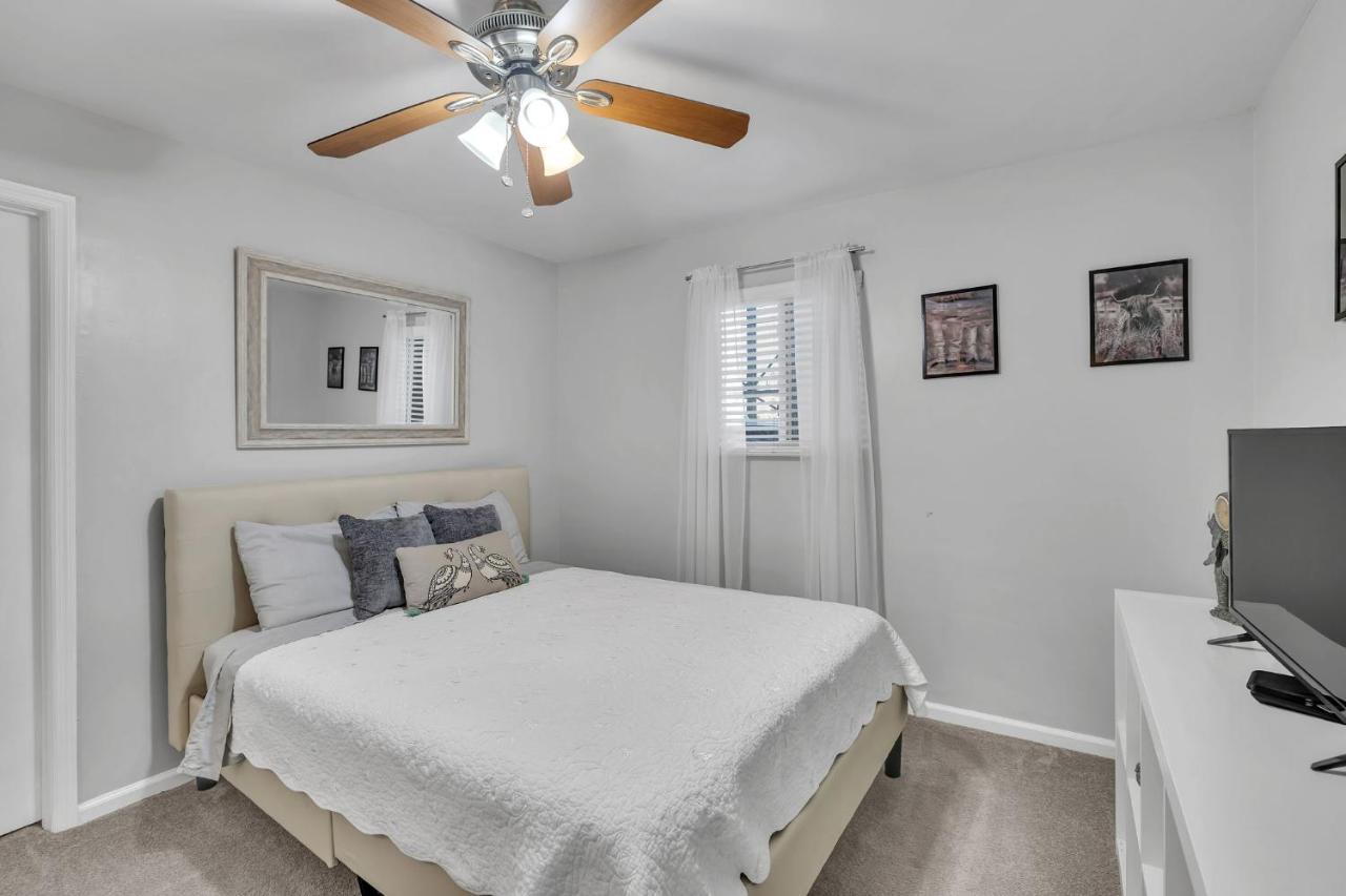 Nash Star Private Condo - 2Bed, 2Bath, Sleep 6, 25 Min Walk To Broadway And All Nashville Attractions, Pool, Gym ภายนอก รูปภาพ
