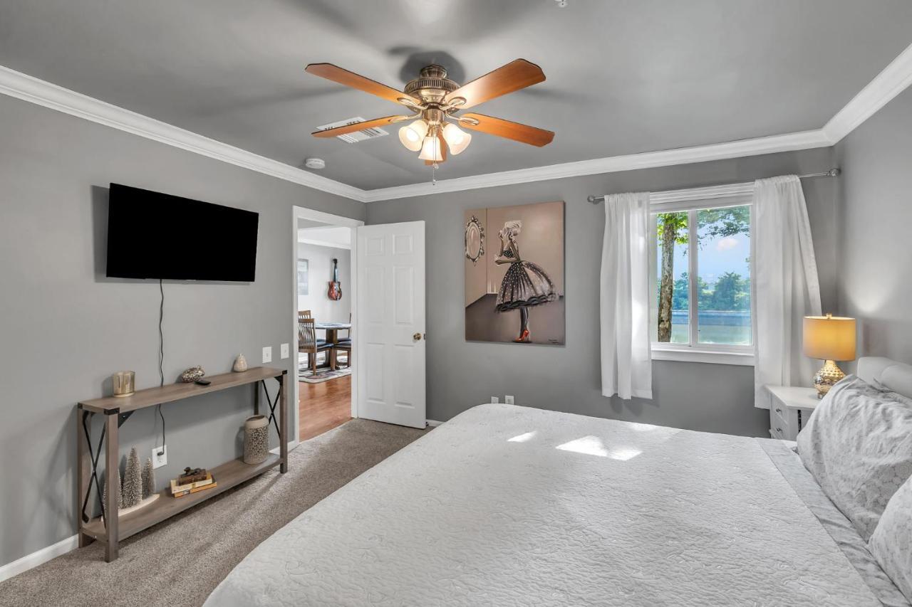 Nash Star Private Condo - 2Bed, 2Bath, Sleep 6, 25 Min Walk To Broadway And All Nashville Attractions, Pool, Gym ภายนอก รูปภาพ