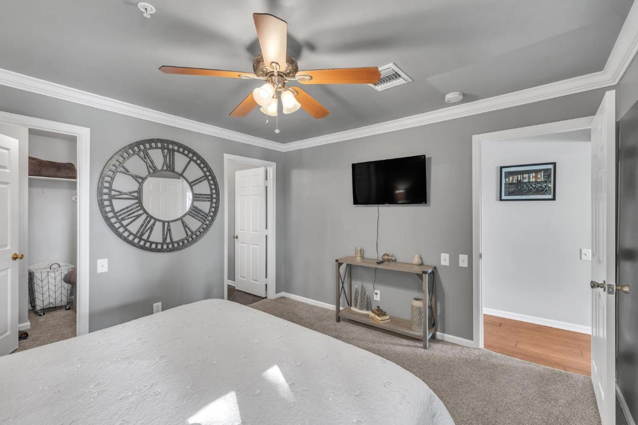 Nash Star Private Condo - 2Bed, 2Bath, Sleep 6, 25 Min Walk To Broadway And All Nashville Attractions, Pool, Gym ภายนอก รูปภาพ