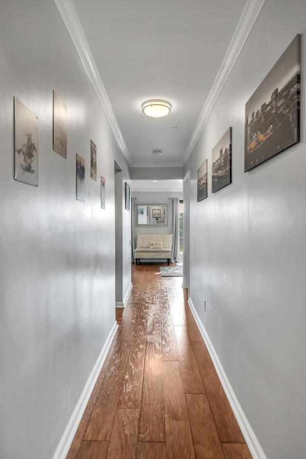 Nash Star Private Condo - 2Bed, 2Bath, Sleep 6, 25 Min Walk To Broadway And All Nashville Attractions, Pool, Gym ภายนอก รูปภาพ